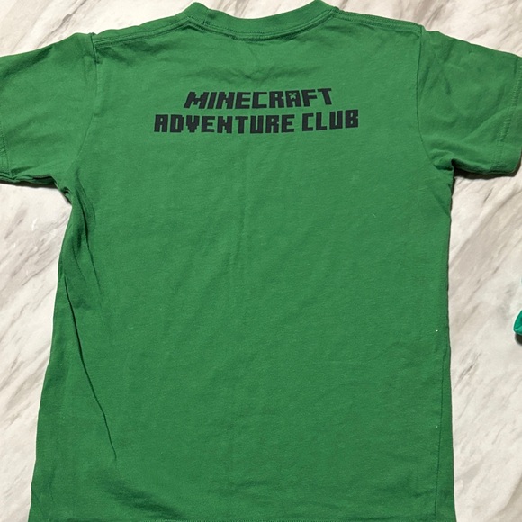 Uniqlo Kids Green Graphic Tees Set - Picture 8 of 8